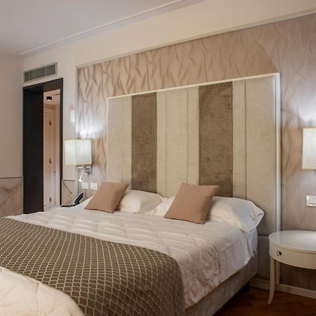 Versilia Palace Hotel Марина-ди-Пьетрасанта Экстерьер фото