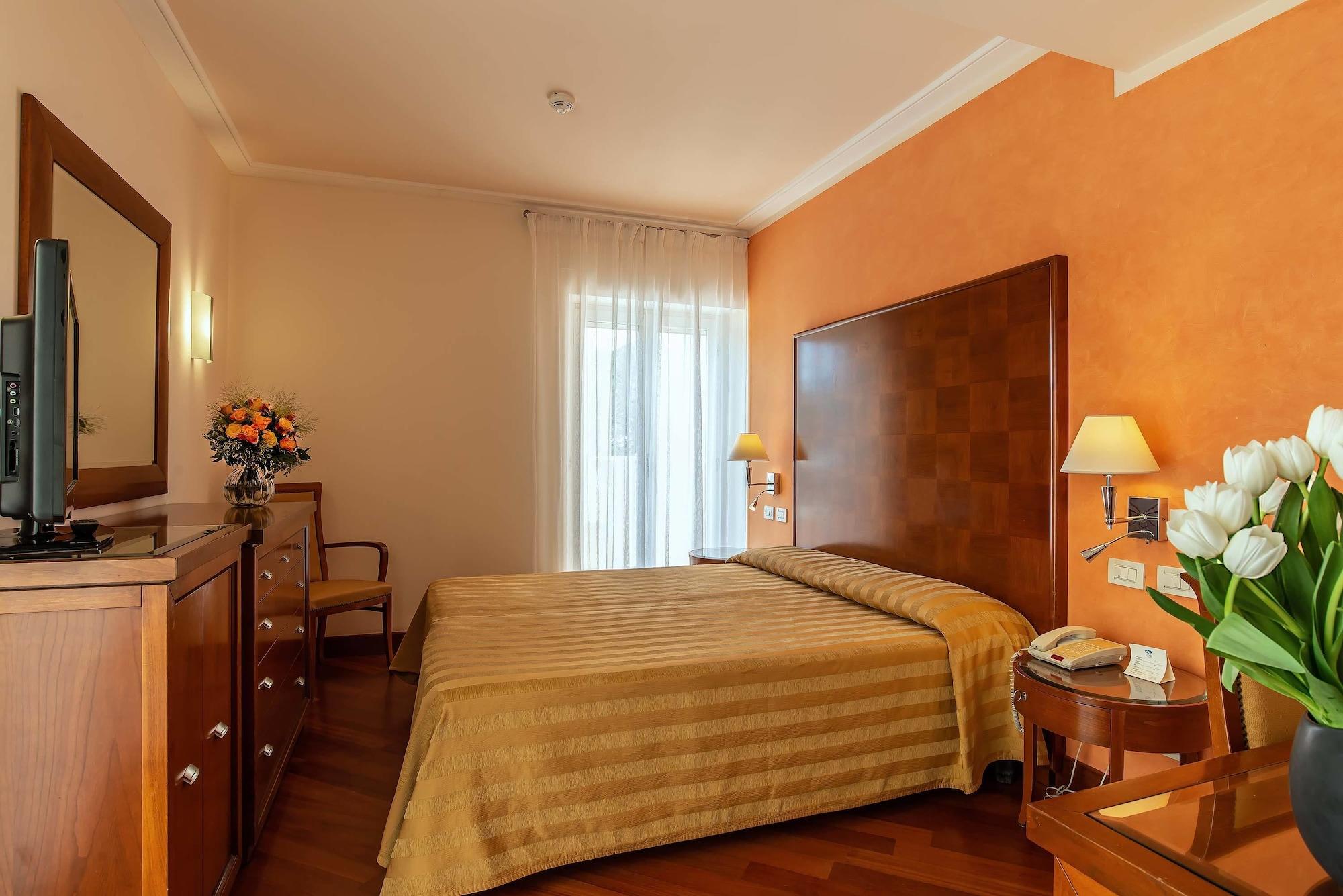 Versilia Palace Hotel Марина-ди-Пьетрасанта Экстерьер фото