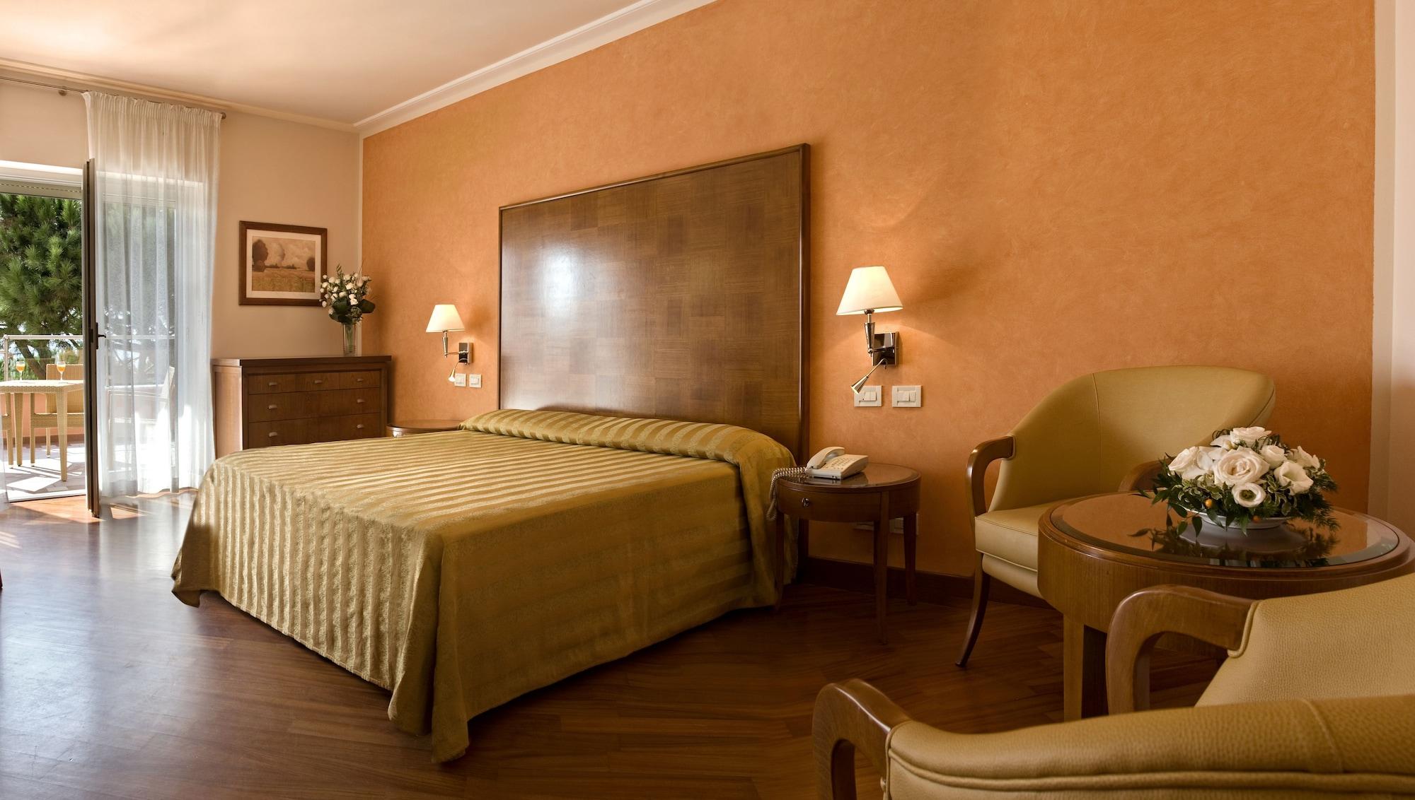Versilia Palace Hotel Марина-ди-Пьетрасанта Экстерьер фото