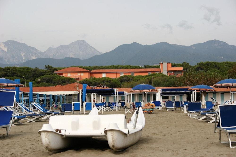Versilia Palace Hotel Марина-ди-Пьетрасанта Экстерьер фото