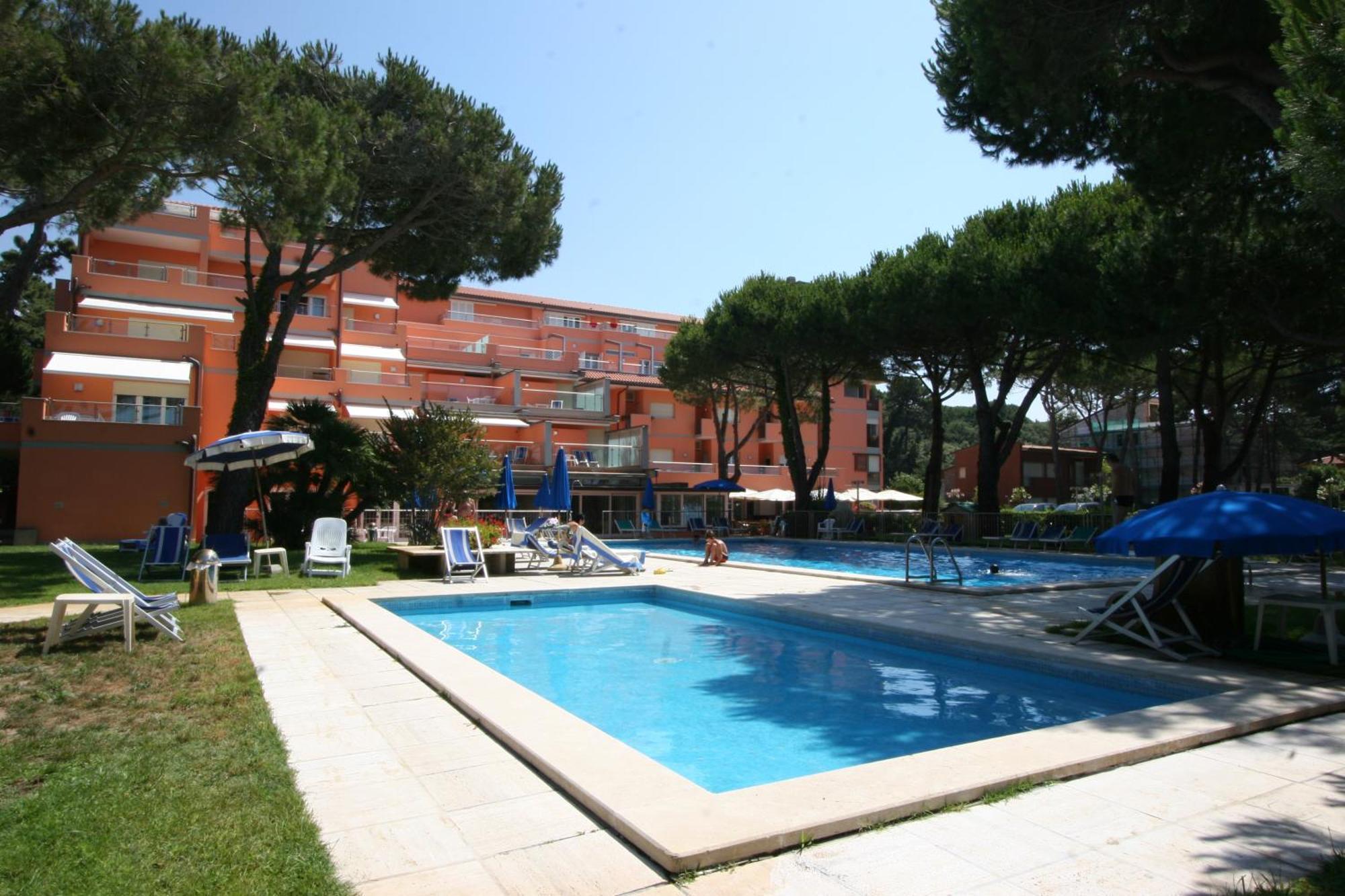 Versilia Palace Hotel Марина-ди-Пьетрасанта Экстерьер фото