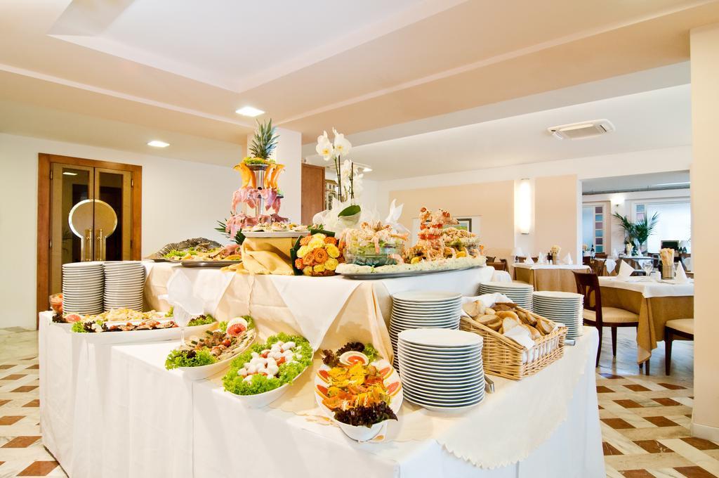 Versilia Palace Hotel Марина-ди-Пьетрасанта Экстерьер фото